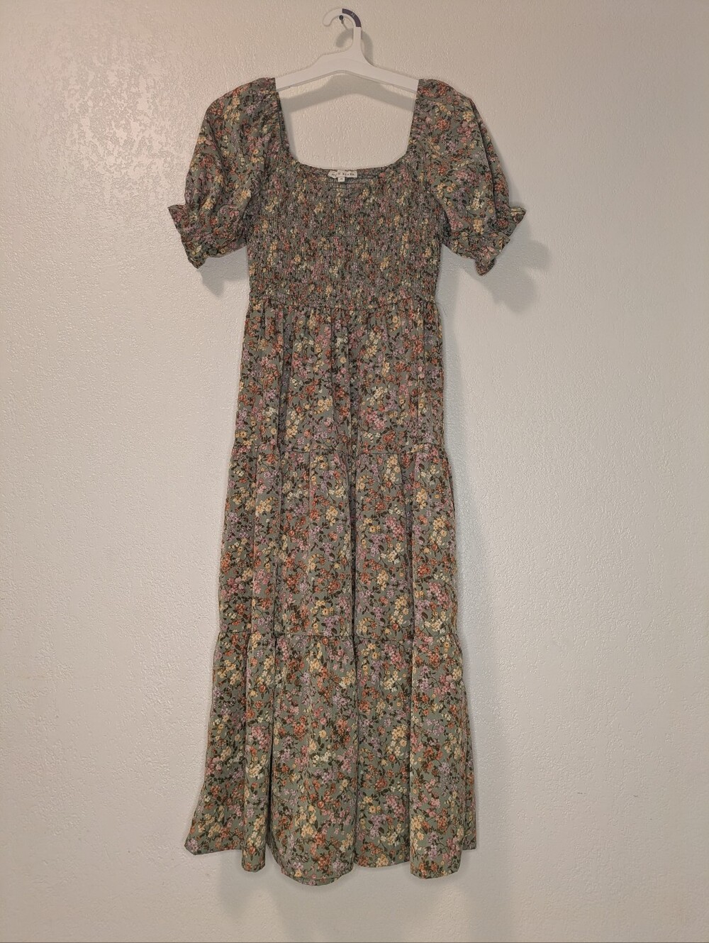 Moon River Floral Smocked Tiered Midi Dress Olive Green Multi Size Medium
